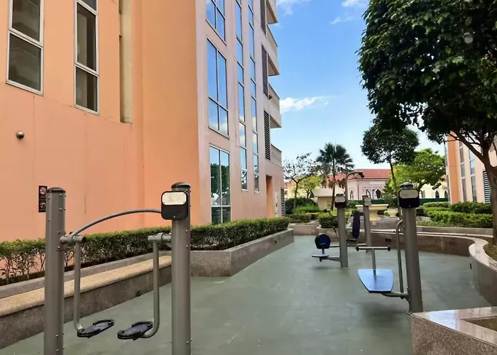 Classy Venice Grand Balcony Pet Friendly, Wifi & Pool Manila