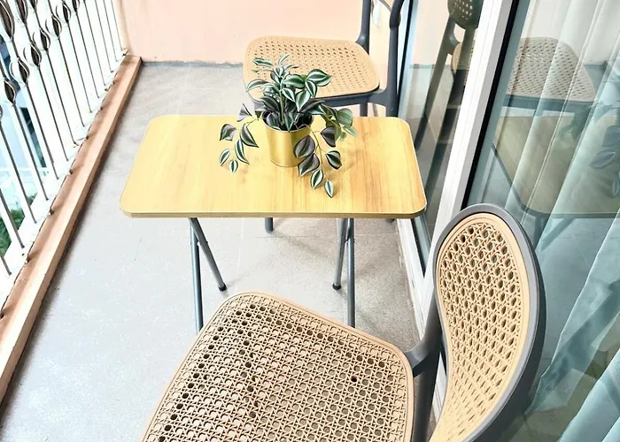Classy Venice Grand Balcony Pet Friendly, Wifi & Pool Aparthotel