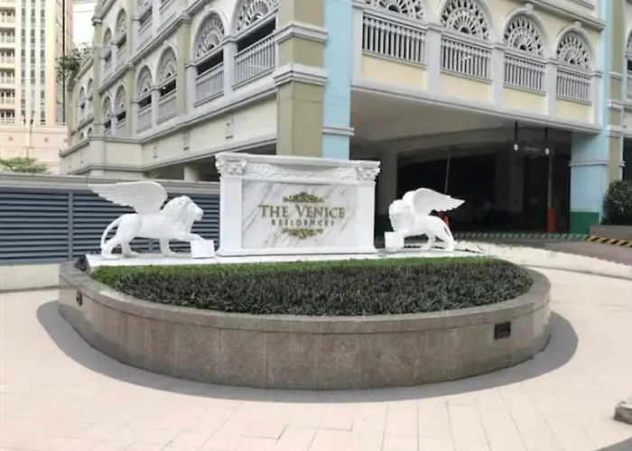 Aparthotel Classy Venice Grand Balcony Pet Friendly, Wifi & Pool Manila