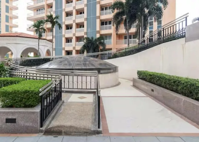 Classy Venice Grand Balcony Pet Friendly, Wifi & Pool Aparthotel