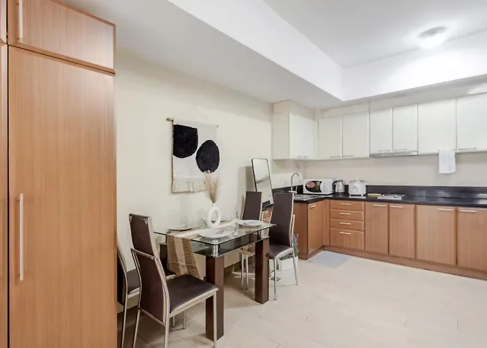 Classy Venice Grand Balcony Pet Friendly, Wifi & Pool Aparthotel