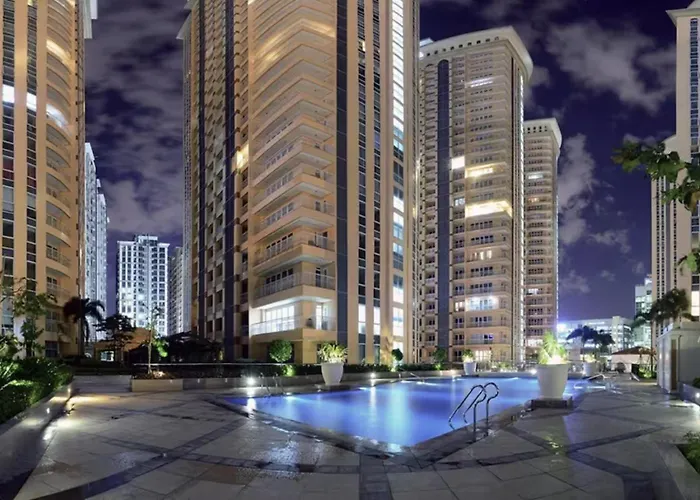 Classy Venice Grand Balcony Pet Friendly, Wifi & Pool Manila